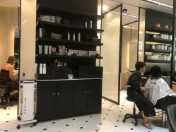 -HAIR CORNER