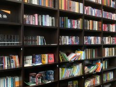 -钟书阁(松江泰晤士小镇店)