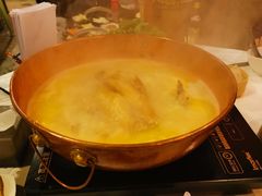 -鲜入围煮花胶鸡海鲜火锅