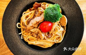 Garlic Mushroom Chicken Pasta