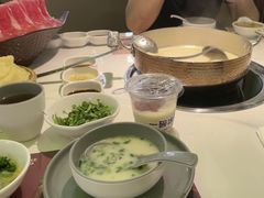 -洪氏嗨捞·广东猪肚鸡·椰子鸡火锅(西咸万象城店)