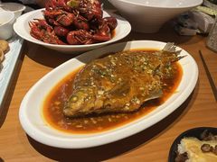 干烧武昌鱼-莲餐厅·湖北菜·潜江小龙虾店(愚园路店)