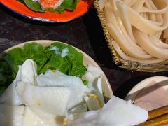 -四小区火锅·巷子里的重庆火锅(花照壁店)
