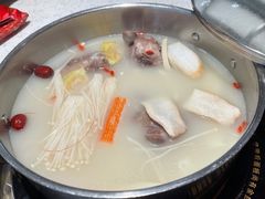 -三人行骨头王火锅(长寿店)