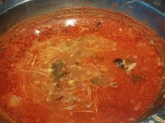 -野山舂·贵州现舂酸汤火锅(鸿通城店)