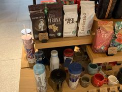 零售区-星巴克臻选(上海中环广场2F店)