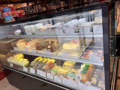 -红宝石·鲜奶小方·海派西点房(南丹店)