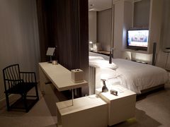 上海柏悦酒店外交官套房-主卧写字台-上海柏悦酒店