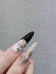 -花岐款式专研健康美甲沙龙