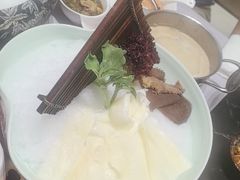 -红鼎豆捞·非遗鲍皇汤火锅(宝丰路店)