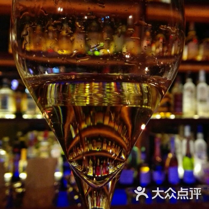 夺杯威士忌酒吧 buzzed whisky bar