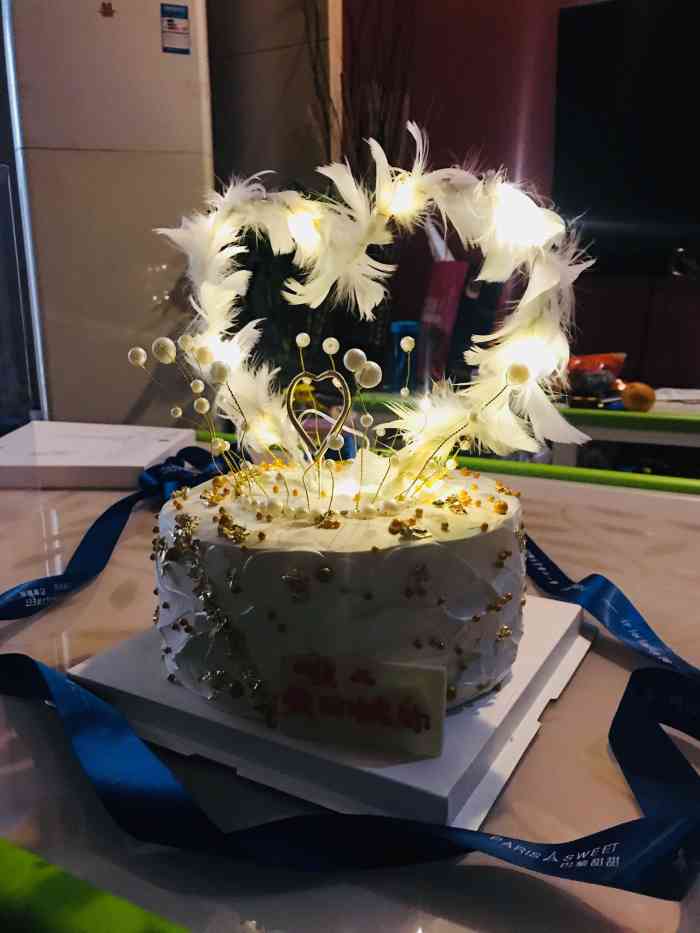 巴黎甜甜轻奢蛋糕(大面万科店)-"今天公司的小妹妹过生日,大家就想着