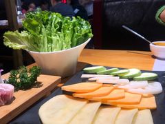 素菜拼盘-唯成•韩国炭火烤肉 유성고기