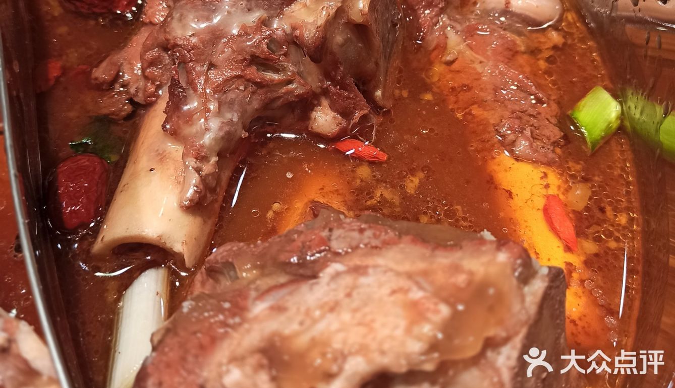 美食探店 | 牛蛙遇上羊蝎子，你选哪个？