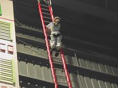 -极限PLAY运动娱乐新世界·团建派对潮玩休闲馆·室内蹦极高空游乐园