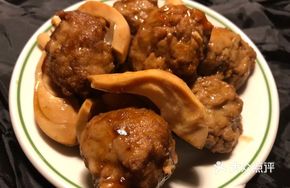 Egg White and Pork Meatballs in Sauce