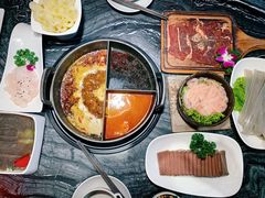 小嫩牛专利T型锅（一锅三吃）-热火朝天鲜切牛肉火锅(南强街巷店)