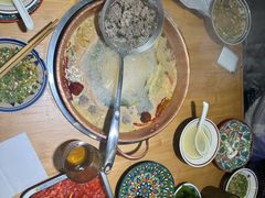 -洱火云南酸菜牛肉火锅(石景山当代商城店)