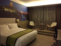 -西安大雁塔科技大学地铁站亚朵酒店