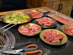 -韩烧牛中牛·甄选黑牛烤肉(黑金店)