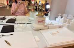 -Wax Brow蜜蜡脱毛美甲美睫眉吧