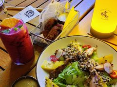 芒果烤鸡藜麦沙拉-MR.ROCKY洛奇先生RESTAURANT&BAR(宝安壹方城店)