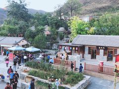 -百里峡七彩艺术小镇