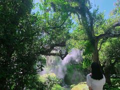-Chom Cafe and Restaurant