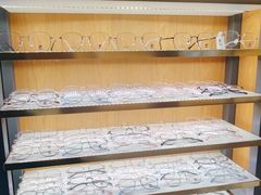 -优医视平价眼镜蔡司依视路折扣工厂店(德胜门店)