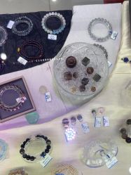 -灵彩珠宝(朗香街店)