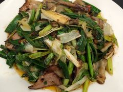 蒜苗炒腊肉-芳芳餐厅(白沙路店)