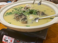 鱼头汤-翠山·映月湖景餐厅(映月湖公园店)