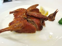 生炸乳鸽-名苑皇宫酒家(来魅力壁画村店)