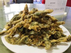 炸香椿芽-南窖乡水峪村山情农家