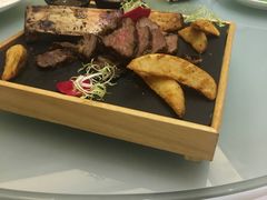 果木炭烤牛肋骨-君德澜酒家·创意粤菜(金山谷店)