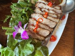 -Chom Cafe and Restaurant