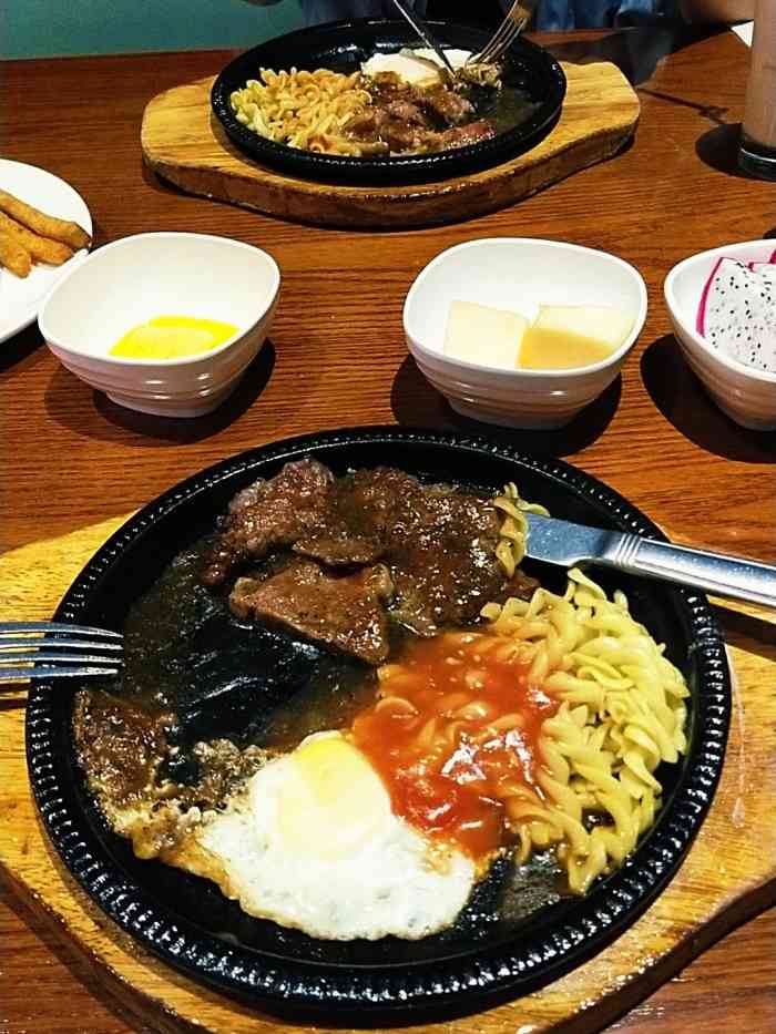 牛骑士牛排馆(椒江店"牛骑士牛排馆位于锦江百货对面,每个月的1.
