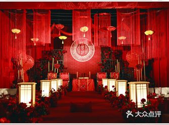 你是我心中最美的花朵,任凭风雨永不凋落;我是你眉梢最