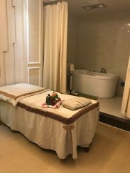 -悦芳庭美肤美体品牌集合店