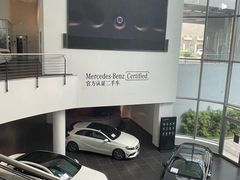 -奔驰北京极光星徽(四元桥店)