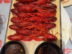 -肥肥虾庄·金牌油焖大虾(汉街SKP店)