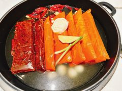 红锅-爸爸炒料牛排老火锅(建设路旗舰店)