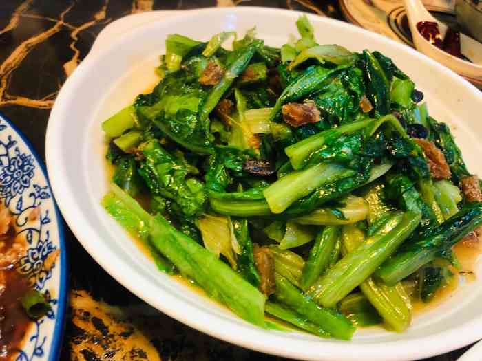 小菜一碟-"公司附近的小餐馆,老板娘上海女人,人很好.