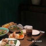 意外的人很多基本都坐满了