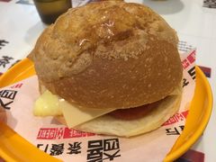 火腿蛋芝士菠萝包-大四喜茶餐厅(井岸店)