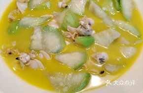 Clam and Loofah Stir-fry