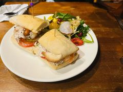 鲜虾金枪鱼三明治-雕刻时光咖啡馆(北师大店)