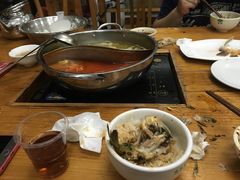 -苗伯妈酸汤火锅
