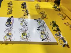 -诺柯视眼镜-蔡司依视路官方工厂店(淞南一店)