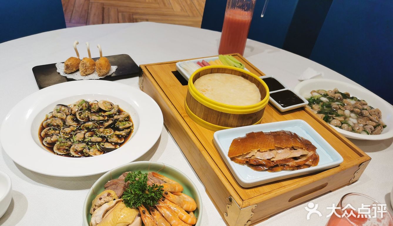 糟味拼盆上海人吃饭基本必点的，开胃菜